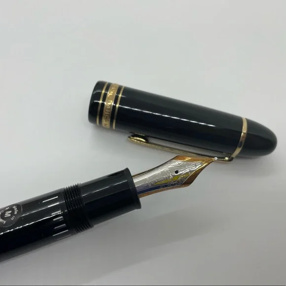 Vintage Montblanc Meisterstuck 149 Fountain Pen - Picture 4 of 9